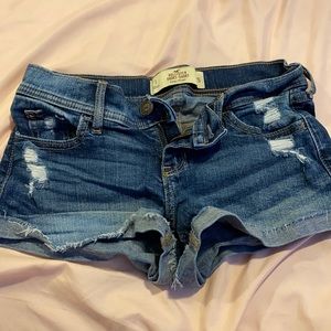 hollister jean shorts size 1
